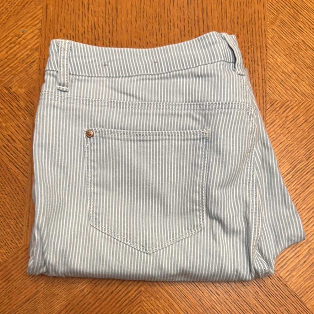 Chico's So Slimming Girlfriend Slim Leg Ankle Jeans Size 10 - Picture 4 of 7